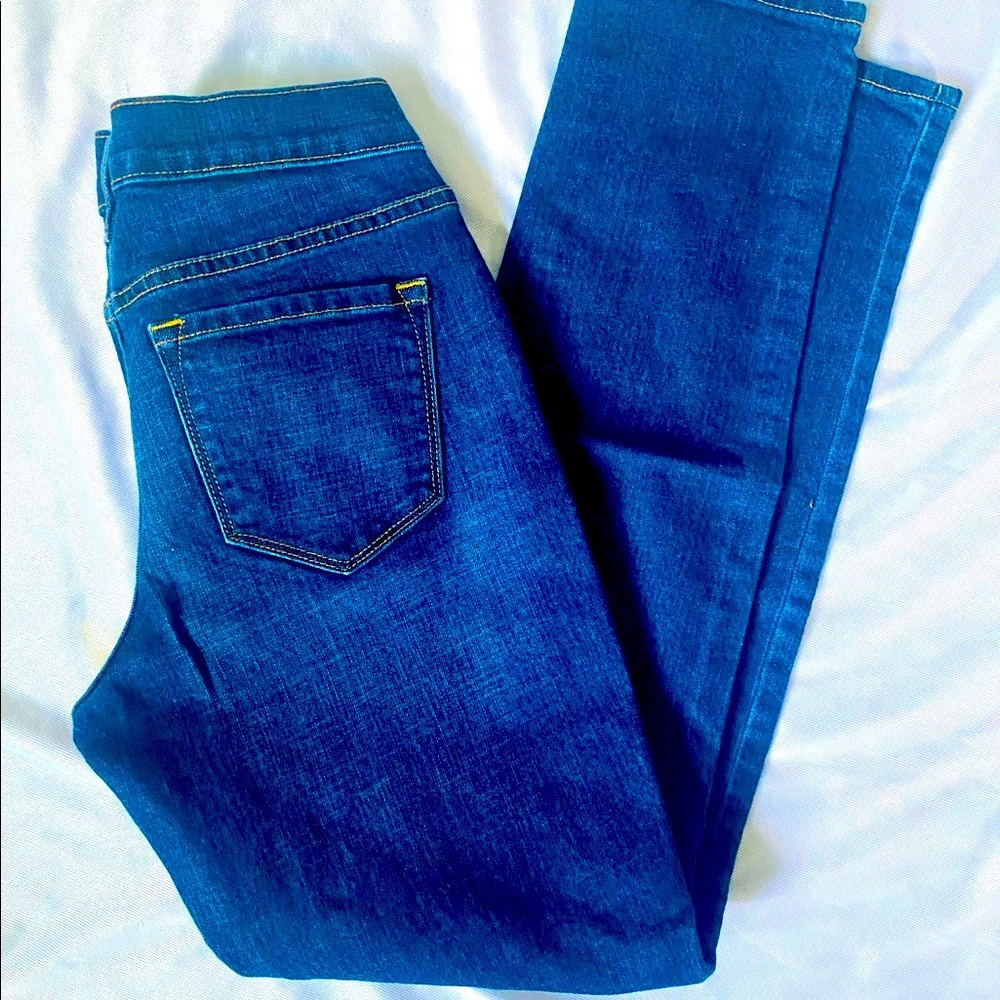 Old Navy Mid Rise 2 Short jeans new